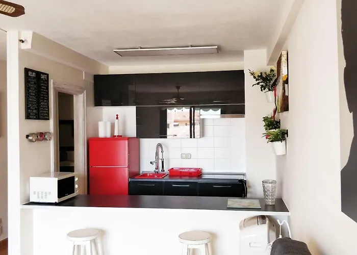 Seafront Golden Mile Americas *